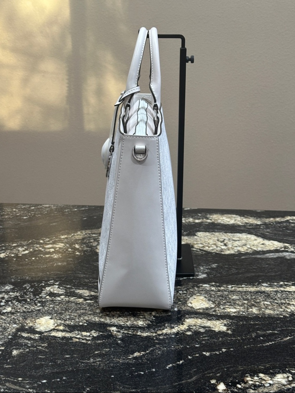 Michael Kors Jessie Signature Satchel - Picture 4 of 15